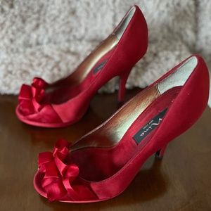 NINA Red Rouge Satin Ruffle Peep Toe Heels SIZE 9